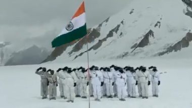 Independence Day 2022: Indian Army Troops Recite National Anthem at Siachen Glacier After Unfurling the National Flag (Watch Video)