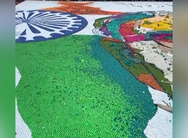 Independence Day 2022: Artists Set World Record by Creating Map of India, Portrait of PM Narendra Modi Using Bottle Caps in Indore