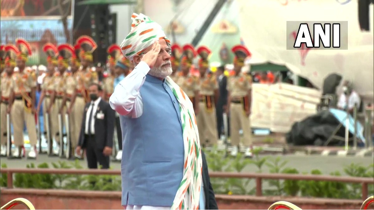PM Modi  PM Narendra Modi Inspects The Guard Of Honour At Red Fort