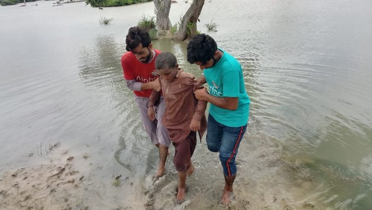 World News 33 Million People Across The Pakistan By Devastating Floods Watch Video 🌎 Latestly 7794