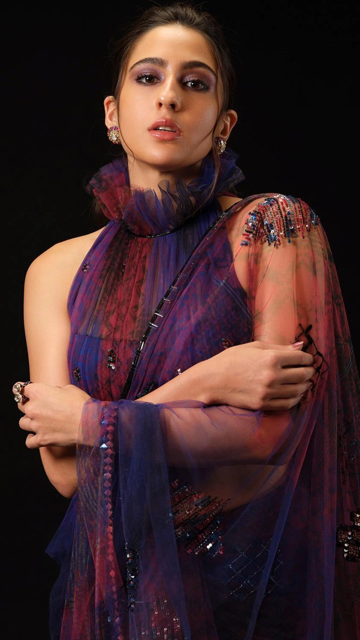 Sara Ali Khan Birthday: Bold Fashion Choices of the Bollywood Diva!