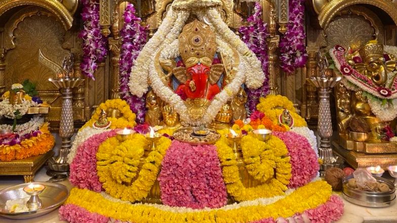 Siddhivinayak Ganapati Idol Live Darshan & Streaming Online For Ganesh Chaturthi 2022 Day 2: Watch LIVE Telecast of Kakad Aarti and Shree Darshan from Mumbai Temple During Ganeshotsav