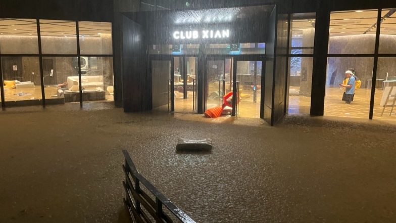 South Korea Flood: Seoul Witness Heaviest Rain Storms in 80 Years, Flooded Streets and Subway Stations Leave At least 7 Killed, 6 Missing