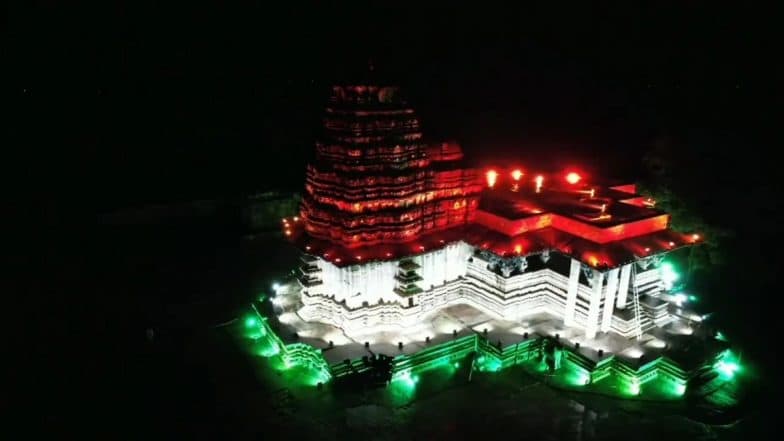 Telangana’s Ramappa Temple Illuminated With Tiranga Colours Ahead of Indian Independence Day 2022, View Breathtaking Pics of UNESCO World Heritage Site | ???? LatestLY