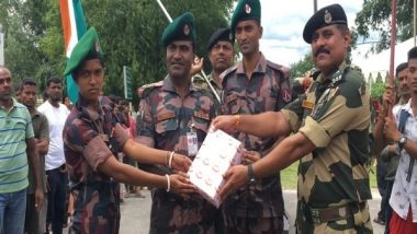 World News | Independence Day 2022: BSF, Border Guards Bangladesh Exchange Sweets at Fulbari Border