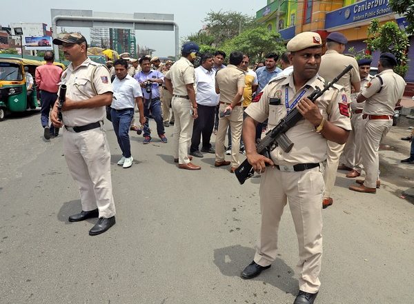 Delhi Bomb Threat: Indian Public School in Safiq Nagar Receives Threatening E-Mail, Bomb Disposal Squad on Spot