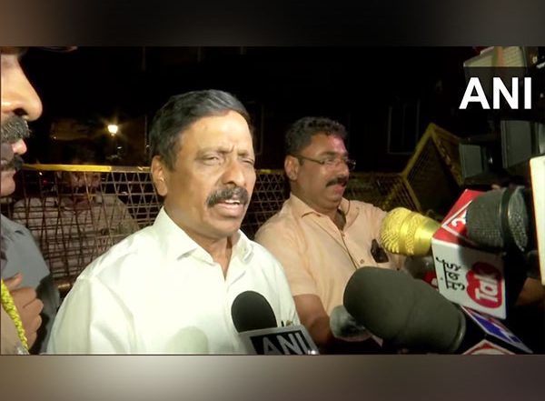 India News | Shiv Sena MP Supports Sanjay Raut, Says Will Not Bow Down to ED