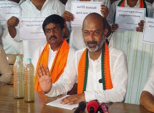 India News | Bandi Sanjay Alleges Several BJP Workers Sustained Injuries when TRS Leaders Pelted Stones