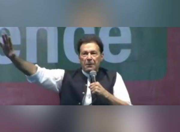 Imran Khan Plays S Jaishankar's Clip at Lahore Rally in Pakistan; Commends India's Independent Foreign Policy (Watch Video)