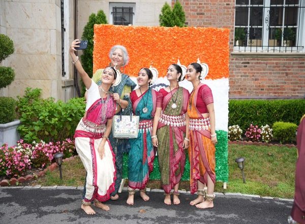World News | Indian Americans Celebrate the Spirit of 'Har Ghar Tiranga' on India's Independence Day