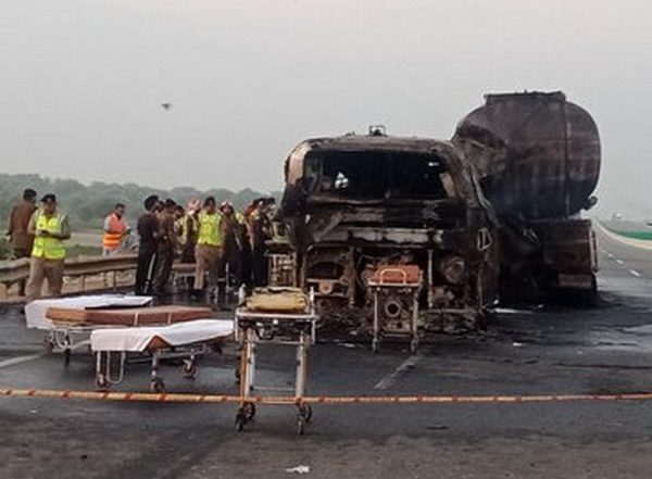 World News | 20 Killed, 6 Injured in Fiery Bus-tanker Collision in Pakistan's Sindh