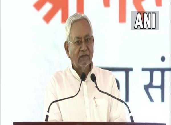 India News | Bihar CM Nitish Kumar Announces Ex-gratia of Rs 2 Lakh for Kin of Labourer Killed in Terrorist Attack in Pulwama