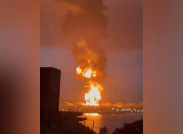 World News | 80 Injured, 17 Missing as Lightning Strikes Oil Storage Facility in Cuba