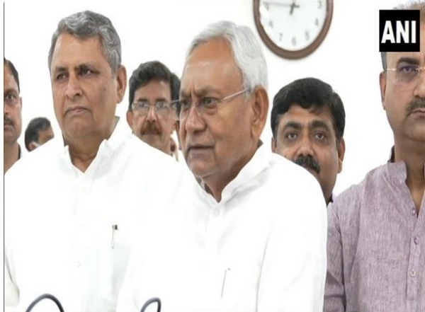 India News | Nitish Kumar Resigns as Chief Minister of Bihar, Breaks Alliance with BJP