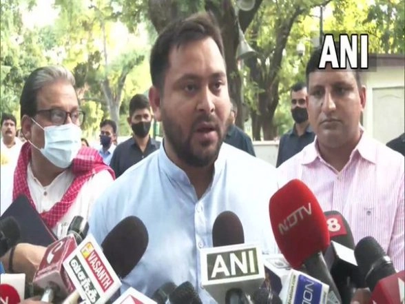Tejashwi Yadav Meets Congress President Sonia Gandhi in Delhi