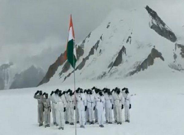 India News | Indian Army Hoist Tricolour at World's Highest Battlefield at Siachen Glacier