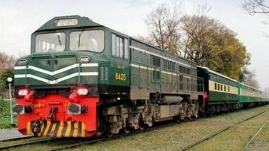 World News | Pak Railway Officers to Visit China for Buying Bogies Despite Economic Slump