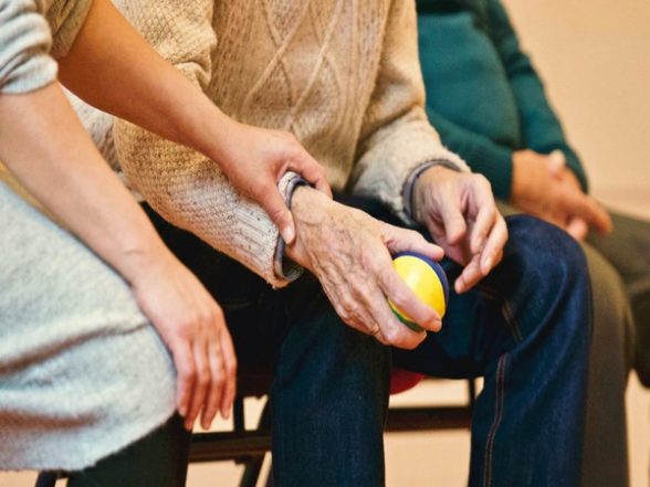 Health News | Ageing Neutralizes Sex Differences in the Brain: Study - Vimarsana News