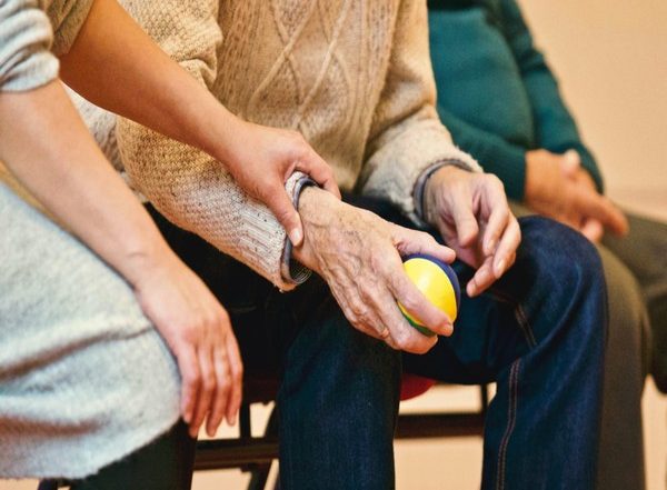 Health News | Ageing Neutralizes Sex Differences in the Brain: Study