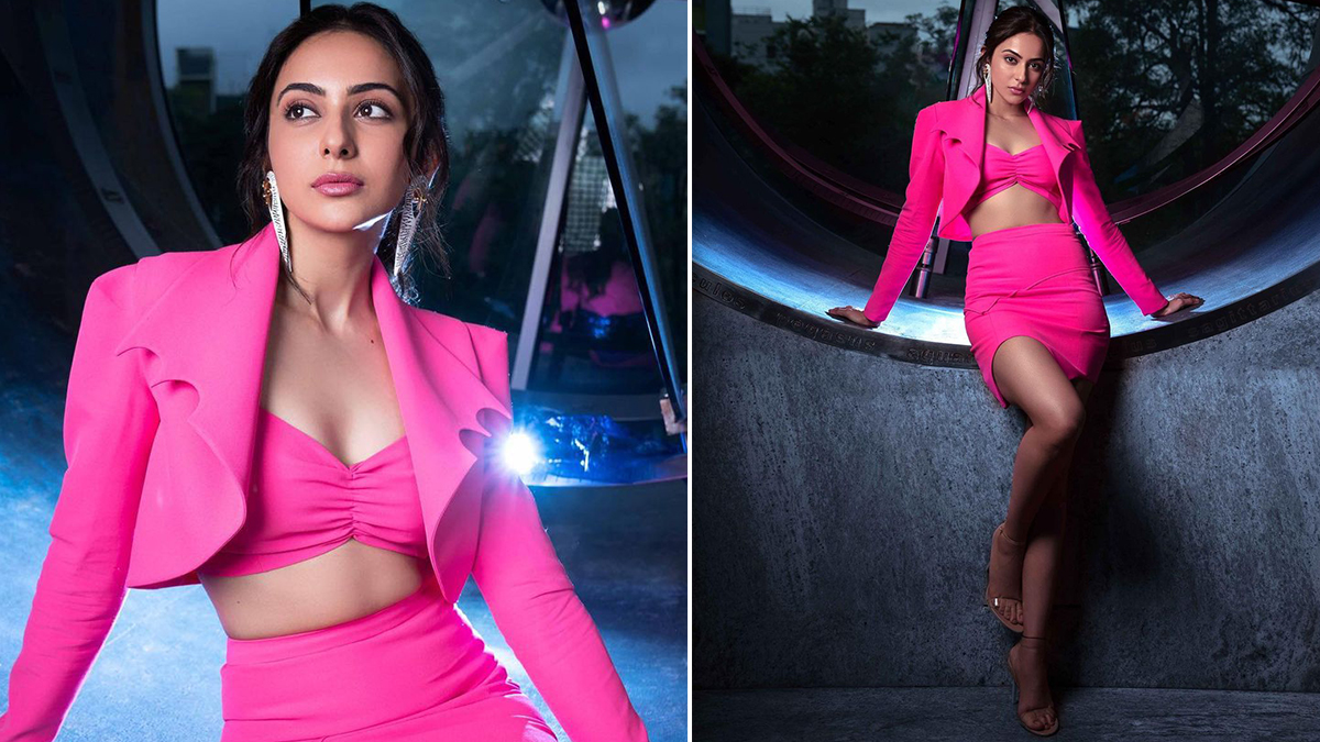 Rakul Preet Singh Hot Sex - Rakul Preet Singh Looks Sexy in Hot Pink Bralette and Mini Skirt for  Cuttputli Promotions, View Pics | LatestLY