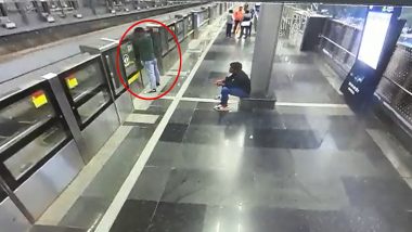 Mumbai: Metro Services Affected After Commuter Tries To Open Metro Platform Screen Door Forcefully at Dahisar (Watch Video)