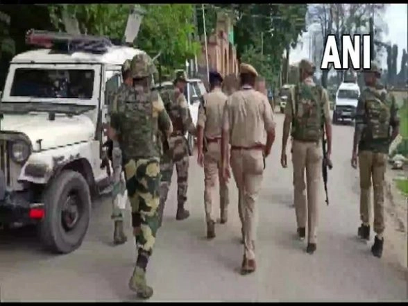 Terrorists Open Fire at Police, CRPF in Anantnag