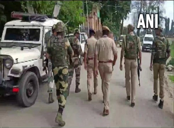 Jammu and Kashmir: Terrorists Open Fire at Police, CRPF in Anantnag; One Police Personnel Injured