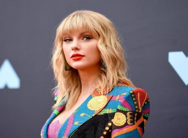 Entertainment News | Taylor Swift Slams 'Shake It Off' Copyright Lawsuit