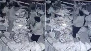Video: Miscreants Loot Rs 25,000 at Gunpoint From Cloth Merchant in UP&rsquo; Baghpat; Case Registered, Say Cops