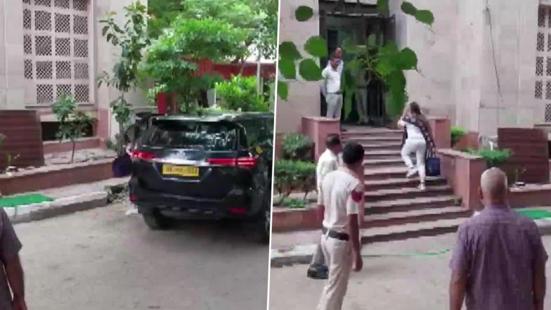 Sukesh Chandrashekhar Extortion Case: Pinky Irani, Who Introduced Actor-Dancer Nora Fatehi and Actor Jacqueline Fernandez Arrives at EOW Office (View Pic)