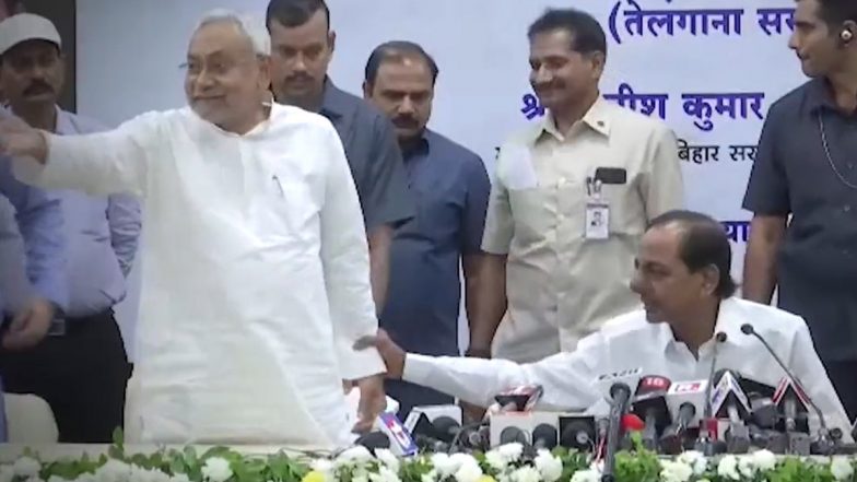 Video: Nitish Kumar, KCR's Awkward Moment at Patna Press Conference Over 'PM Candidate' Questions