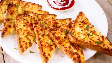 Easy Cheese Toast Recipes: From Chilli Cheese Toast to Cheese Masala Toast, Try Out These Delicious Recipes For Breakfast and Evening Snacks