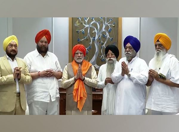 India News | Sikh Delegation Meets Prime Minister Modi at His Residence Today