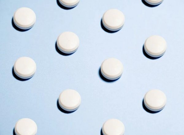 Health News | Study: Risk of Bleeding Decreases when People Stop Taking Aspirin While on Blood Thinner
