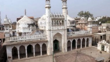 India News | Plea Seeks Permission to Offer Chadars, Hold Urs at Shrines Situated Behind Mosque in Gyanvapi Complex