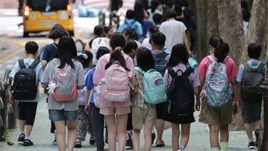 World News | South Korean Government Eases Mask Regulations at Baseball Stadiums