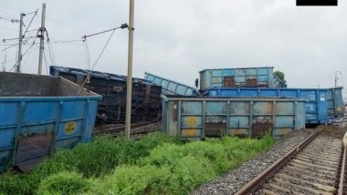 India News | UP: 20 Coaches of Goods Train Derailed at DDU-Gaya Route