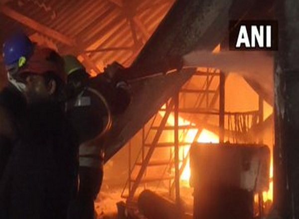 India News | Fire Breaks out at Auto Parts Godown in Vadodara, Fire Fighting Ops Underway