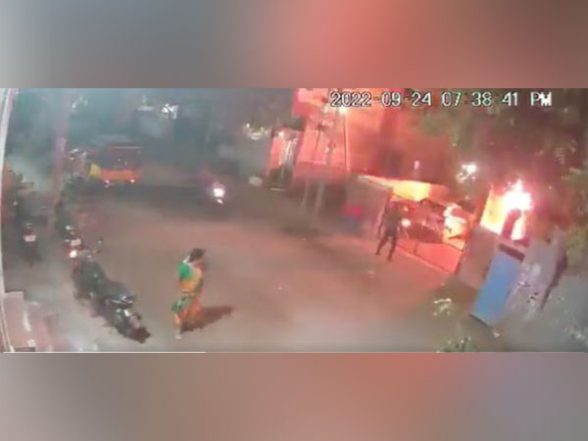 India News | 3 Petrol Bombs Thrown at House of RSS Member in Tamil Nadu - Vimarsana News