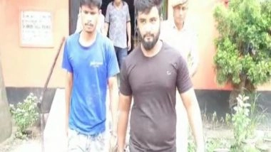 India News | Assam: Locals Catch 2 Robbers with Arms, Hand Them over to Police