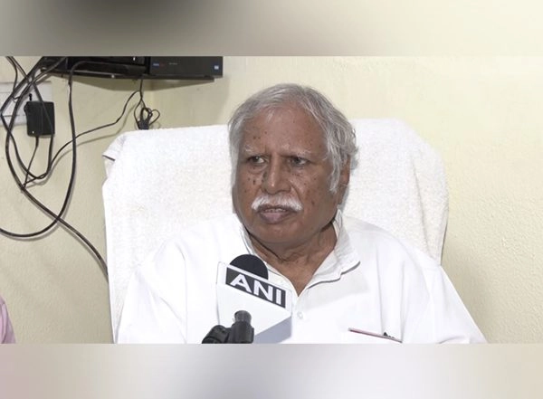 Shashi Tharoor, Pawan Bansal Collected Congress President Nomination Forms, No Update on Ashok Gehlot, Says Madhusudan Mistry