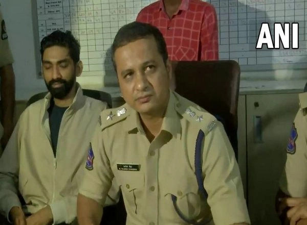 India News | Hyderabad: Two Schizophrenic Women Held for Vandalising Idols of Goddess Durga, Mother Mary