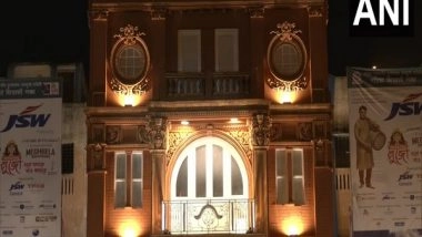 Sports News | Kolkata Durga Puja: Lords' Balcony-themed Pandal Portrays Devotion to Goddess, Craze for Sourav Ganguly