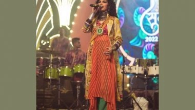 Business News | Singer-artiste Purva Mantri Stealing Surti Hearts This Navratri