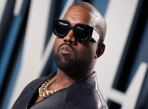 Entertainment News | Kanye West Clarifies He Uploaded Kris's Photo for Good Reason