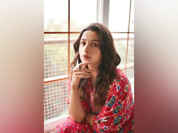 Entertainment News | Alia Bhatt Launches Maternity Wear, Says Wears Flowy Clothes to Avoid Unwanted Belly-touching - Vimarsana News