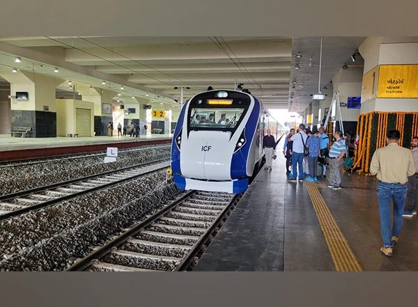 India News | Gandhinagar-Mumbai Central Vande Bharat Express Offers Healthy Low-calorie Millet Rich Menu