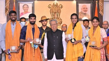 Andhra Pradesh Governor Biswabhusan Harichandan Felicitates PV Sindhu, Kidambi Srikanth and Other Sportspersons at Raj Bhavan