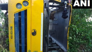 MP School Van Accident: One Child Killed After School Bus With 40 Children Onboard Rolls Down in Sagar (Watch Video)