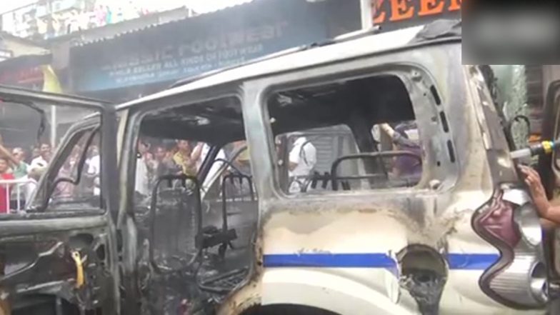 Nabanna Rally: Protestors Torch Police Vehicle in Kolkata Amid BJP’s March to West Bengal Secretariat (See Pics)